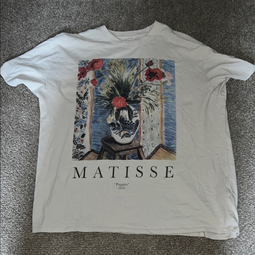 Abercrombie & Fitch Cream Short Sleeve Tee with Artistic Graphic